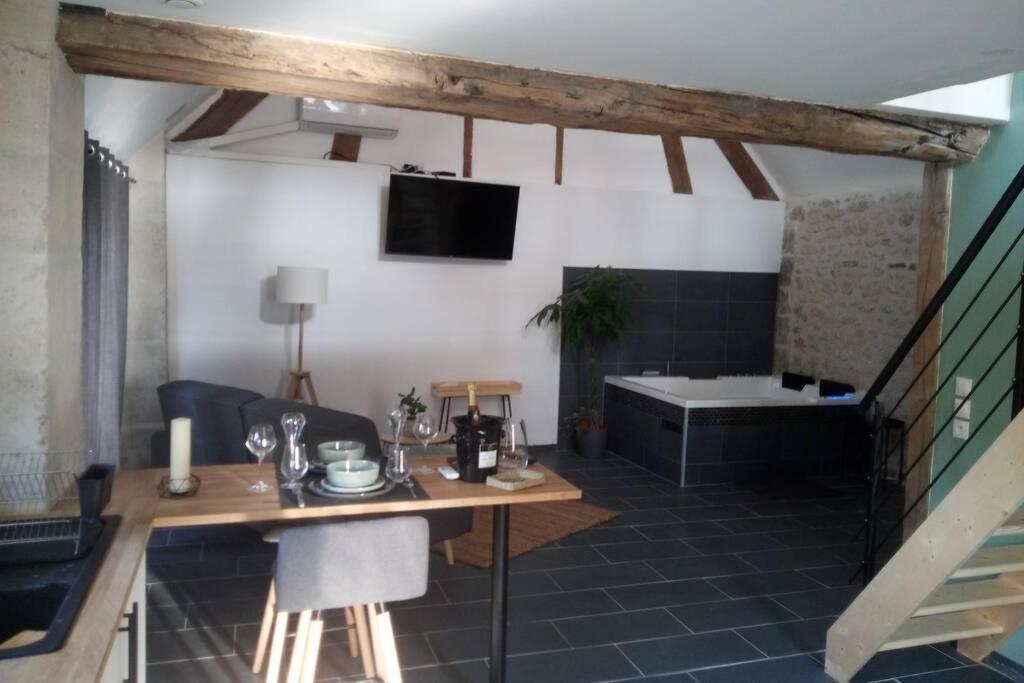 Maison Privative, Cocooning, Zen , Avec Jacuzzi Mont-Notre-Dame Exterior photo